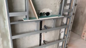 Короб с подсветкой на стену. Монтаж гипсокартона, полки и комбинированная обшивка.