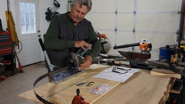 Resetting Bandsaw Blades For A Better Cut смотреть онлайн