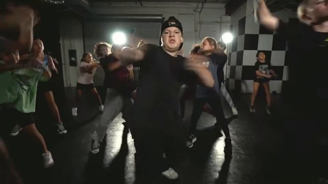 Elektro Dance Academy// Elektro Kidz // JAY-Z // On To the Next One смотреть онлайн