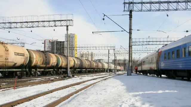 Train no. 5 Ulaanbaatar - Moskva arriving at Yekaterinburg station смотреть онлайн