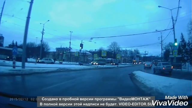 Вот так и катаемся по кругу. Еще и возмущается. Пл. Василевского. Калининград. 14/01/17 смотреть онлайн