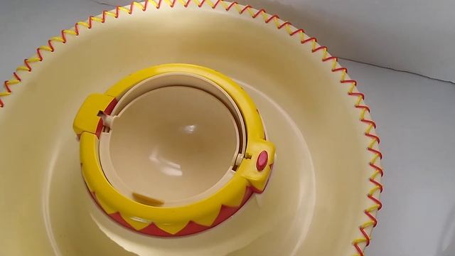 Sombrero Musical Chips and Salsa Bowl смотреть онлайн