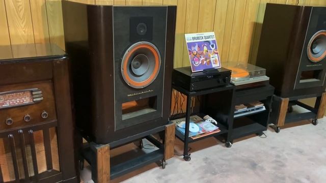 Electro-Voice SP12 In DIATONE 2S-305 BOX(R-305)スタンド作りました。