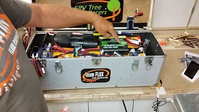 Tech Talk: 250 Race Quad Field Case // Parrallel Charging смотреть онлайн