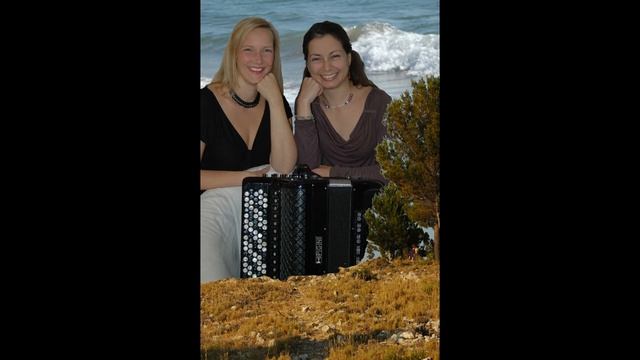 Masha and Ulrike - Mala Femena смотреть онлайн