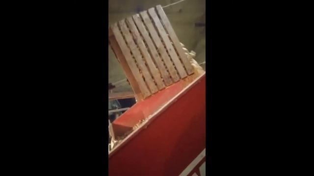 Вилочный контейнероопрокидыватель в хозяйствах