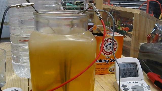 #08-035 Electrolysis Test; Baking Soda, Vinegar & Distilled смотреть онлайн
