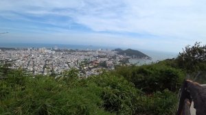 Видео 4K из Вьетнама: Панорама Вунгтау с холма в парке Ho May Park