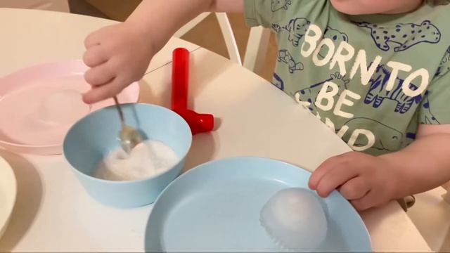 Как растопить ЛЁД 🥶⁉️ 3 простых способа! Эксперименты для самых маленьких. Изучаем Мир, играя смотреть онлайн