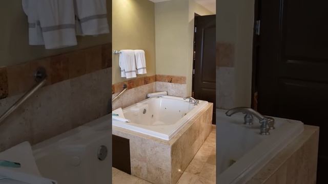 Randy And Kim.  PVR.  Villa Del Palmar.  Flamingo.  6.18.2022