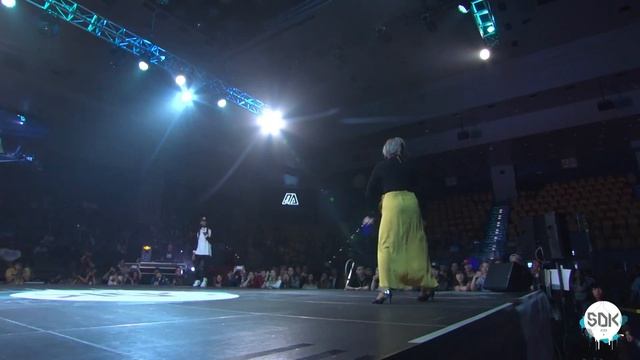 SDK ASIA 2016 TOP8 - Waacking 1on1 - Mamba Ari Vs Maya смотреть онлайн