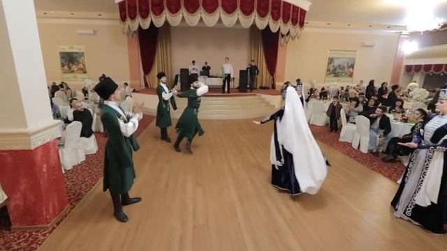 Очень красивый Адыгский танец Исламей (Абреки, Адыгэ джэгу, Cherkess Wedding)