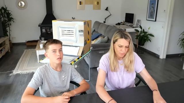 COMPRANDO GADGETS DEL FUTURO EN EL AMAZON DEL AÑO 3000 смотреть онлайн