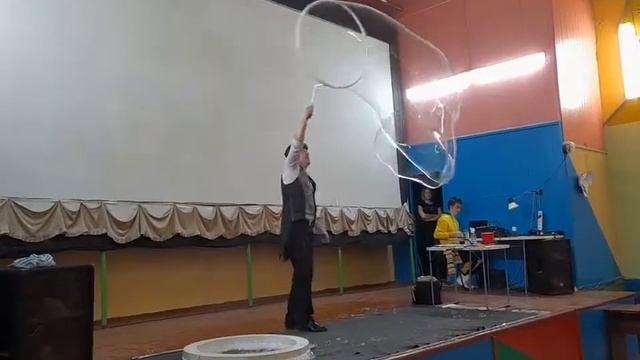 ШОУ МЫЛЬНЫХ ПУЗЫРЕЙ И ШОУ ХИЩНИКА В ЛАГЕРЕ "ИСКРА" 2 СМЕНА 2022 г. С УЧАСТИЕМ ДЕТЕЙ ВСЕХ ОТРЯДОВ! смотреть онлайн
