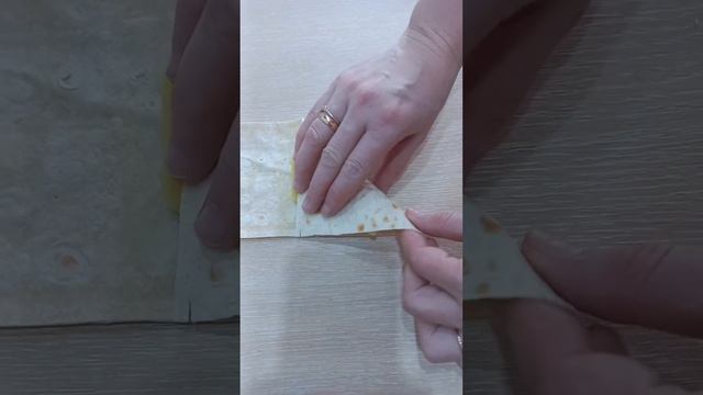 Быстрые ПиРоЖки на раз , два ,готовятся быстро, сьедаются  ещё  быстрее