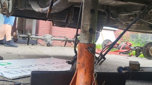 Mercedes-Benz Sprinter Van 12 rear axle /differential assembly removal смотреть онлайн