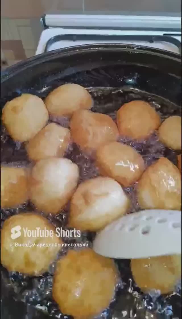 С праздником Наурыз мои Хорошие 🥰 Жарю баурсаки варю бешбармак👍