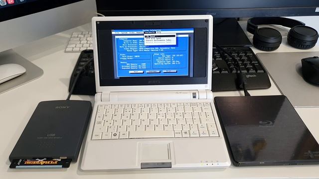 Asus Eee PC 701 do Retro смотреть онлайн