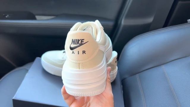 Nike Air Force 1 PLT.AF.ORM Fossil Womens Shoes смотреть онлайн