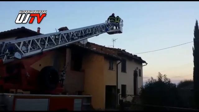 Esplode bombola di gas a Castiglione del Lago, coniugi feriti gravemente смотреть онлайн