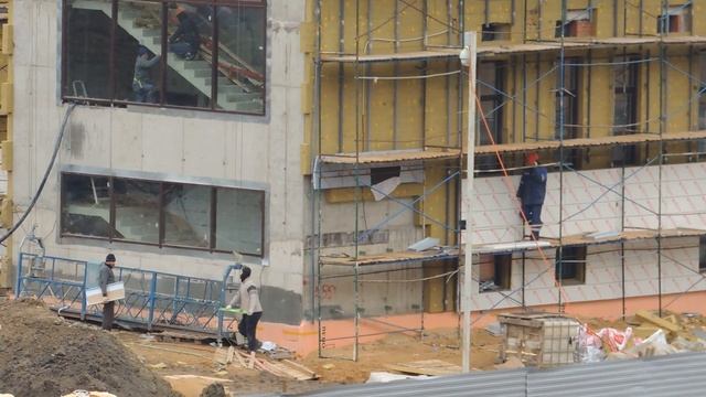 Рабочие в работе или как работают строители. смотреть онлайн