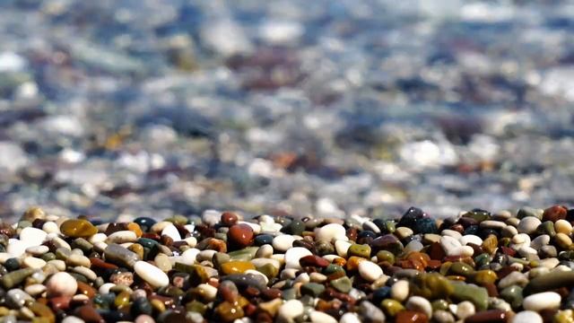 Pebbles on the shore смотреть онлайн