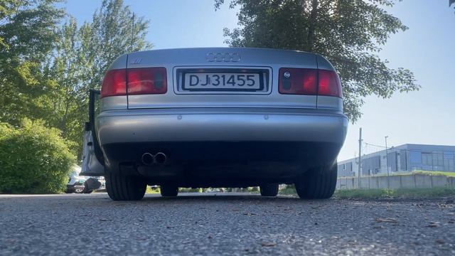 Audi S8 D2 4.2 1997 Original Exhaust Sound смотреть онлайн