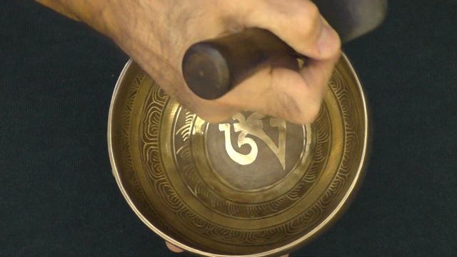 Поющая чаша Премиум Диаметр 17,3 см Ля# 228 Гц, Ми 657 Гц смотреть онлайн