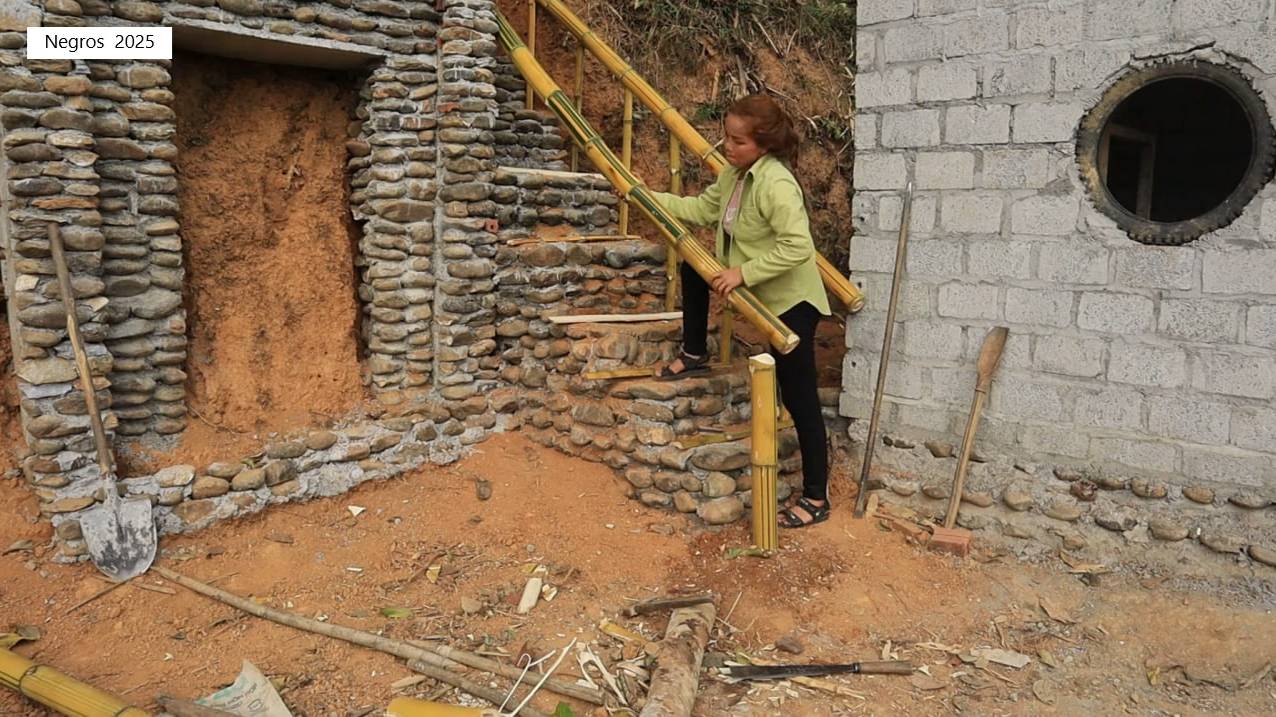 София 9. София строит каменную лестницу на второй этаж. смотреть онлайн