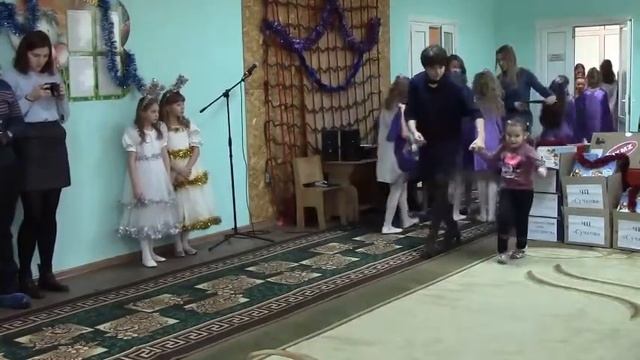 Св.Николай и коллективы ДК Юбилейный пгт. Шабельковка в Реабилитационном центре 19.12.2019 смотреть онлайн