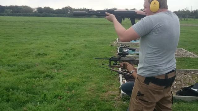 Uk straight pull Aug and Ak смотреть онлайн