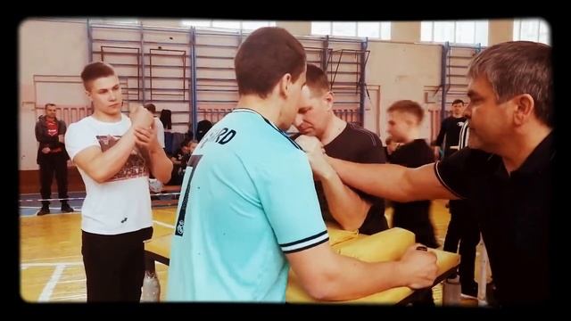 Первая схватка на левой руке💯⌛💪🏻