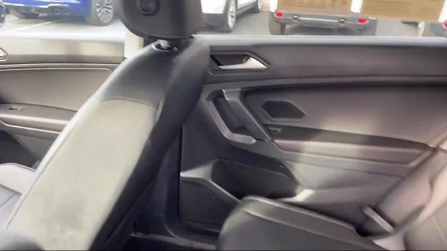 2019 Volkswagen Tiguan 2.0T SE Sport Utility смотреть онлайн