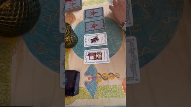 Таро 4 варианта. Узнай есть ли преграда или негатив, который мешает. #таро #гадание смотреть онлайн