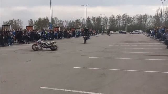 Stant на Мотардах, смотреть онлайн