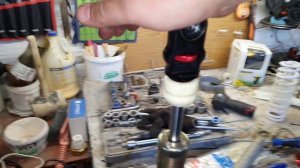 как прокачать  газомасляный двухтрубный амортизатор YIT