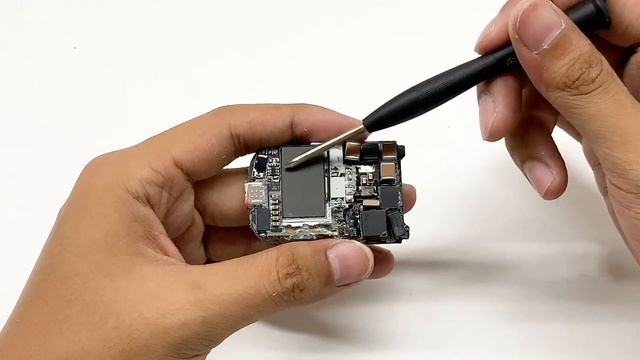 Teardown of Realme 50W Mini SuperDart Charger (Ultra-thin) смотреть онлайн