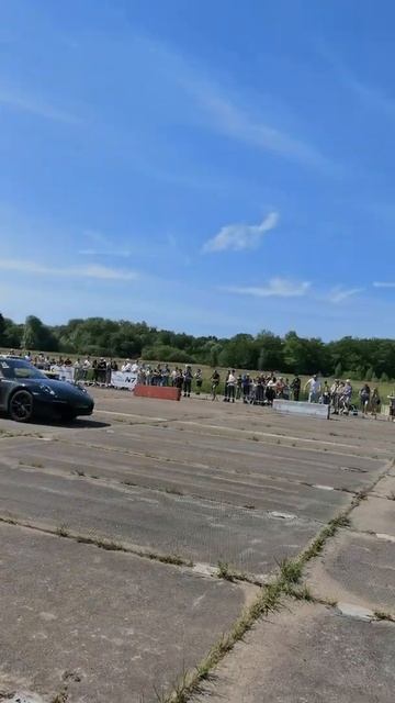 Vw Passat 16vT Quattro Vs 911 Carrera 4s