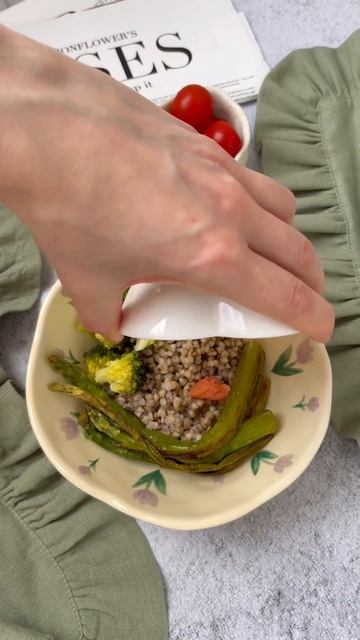 На обед ЗЕЛЕНАЯ гречка || полезный обед #asmr #зеленаягречка #asmrfood #asmrfoods смотреть онлайн