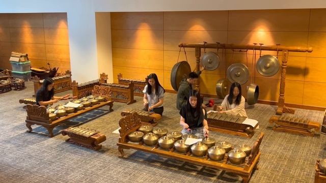 Béla Bartók: Mikrokosmos No. 109. From the Island of Bali (Gamelan Transcription) смотреть онлайн