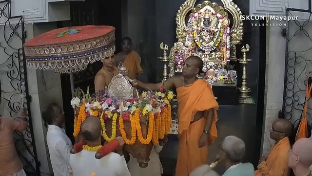 Darshan Arati Sri Dham Mayapur - March 31, 2023 смотреть онлайн