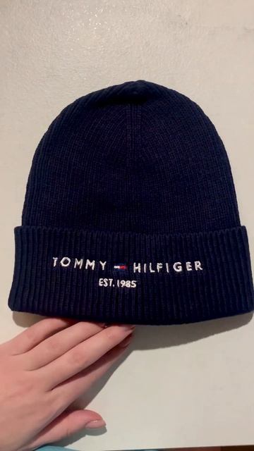 Шапка Tommy Hilfiger смотреть онлайн