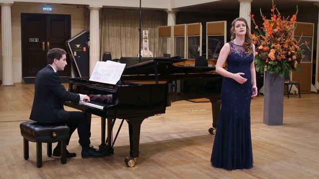 Jessica Cale sings Handel in the Final of the Kathleen Ferrier Awards смотреть онлайн