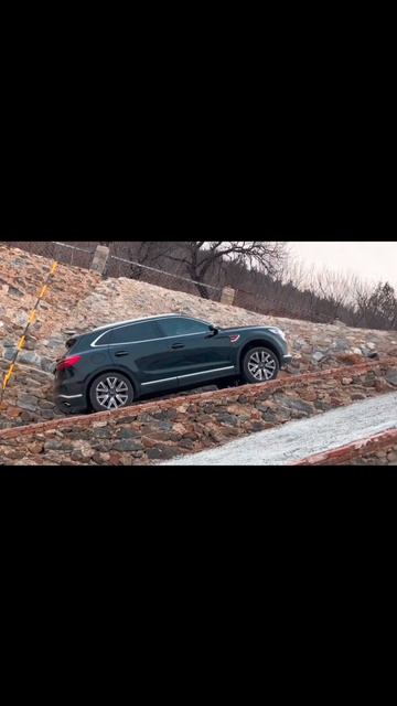 Hongqi hs5 is very easy to ride on a 30° slope.🇨🇳WhatsApp: +8619327065835 смотреть онлайн