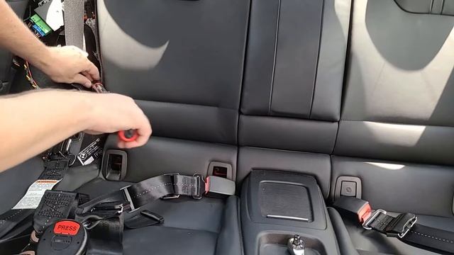 Installing Schroth Quick Fit Pro 4-Point Harness | BMW E92 M3 смотреть онлайн