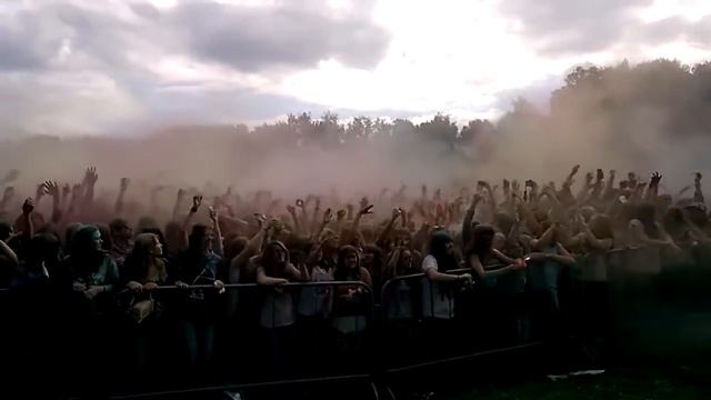 Подброс на Фестивале Красок Холи смотреть онлайн
