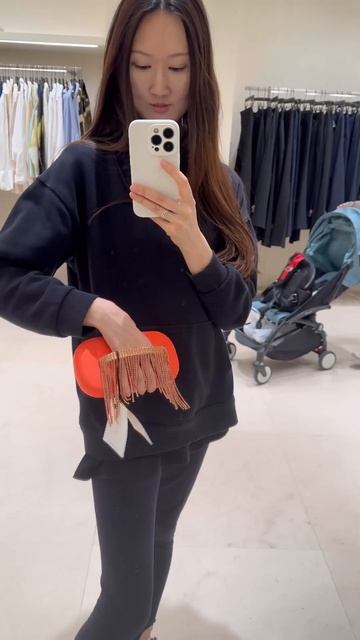 Трендовый #клатч #massimodutti #sale #shoppingvlog #style #styleblogger #trend #purse #shorts смотреть онлайн