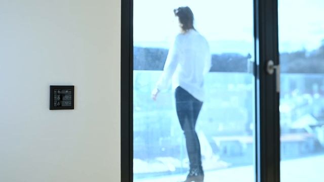 Vypínače a zásuvky berker Q.3 v provedení antracit смотреть онлайн