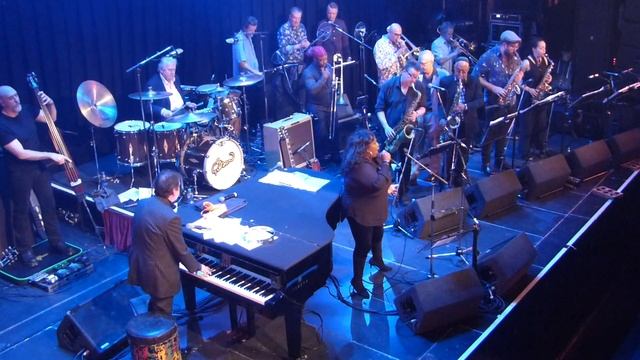 Ruby Turner & Jools Holland : Time Is Winding Up смотреть онлайн