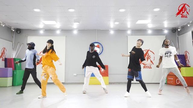 [Beginners Dance Workout] Adele Rolling in the Deep|Sino Afro Dance Workout|Easy Dance Fitness，Zumb смотреть онлайн